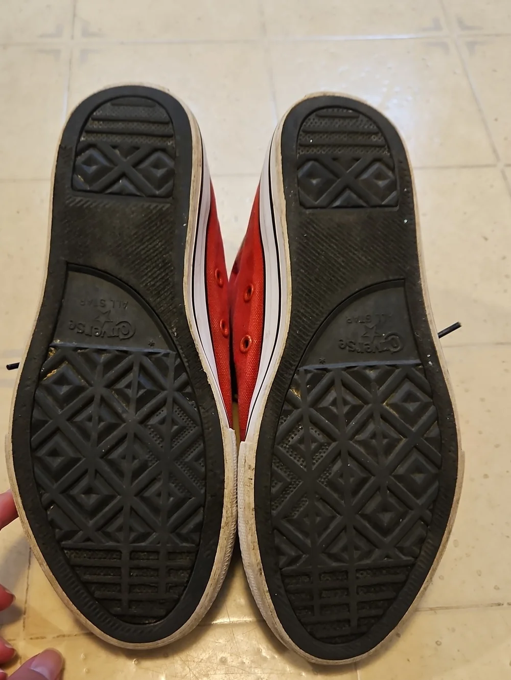 Converse Red and Black Low-Top Canvas Sneakers, Size 6 (Big Boy).